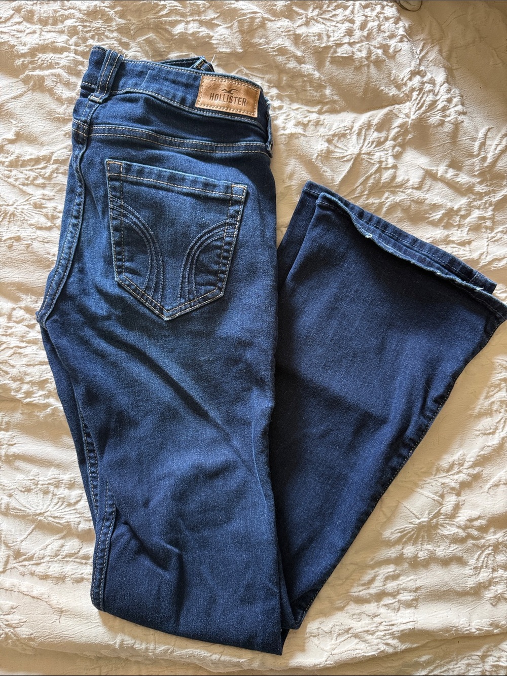 Hollister Low Rise Boot Cut Jeans 24S, 00S